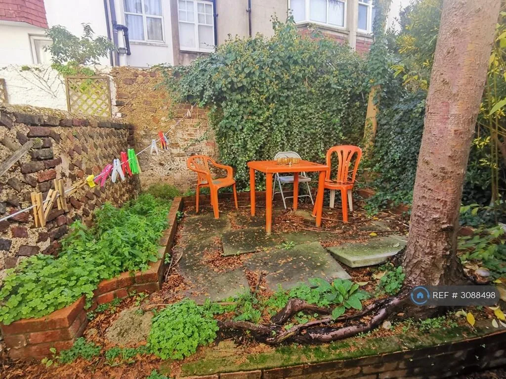 5 bedroom terraced house for rent