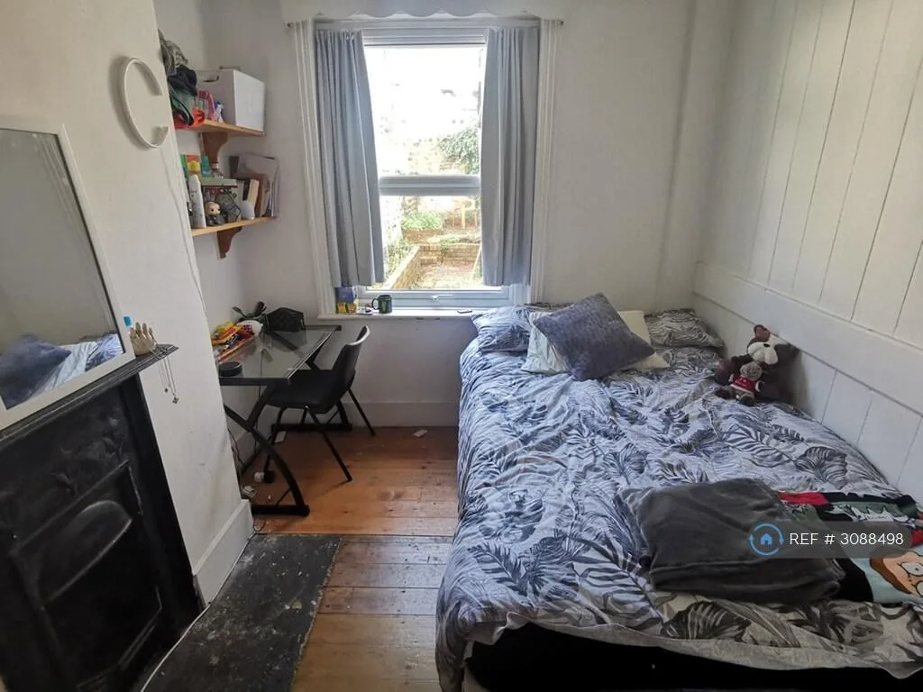 5 bedroom terraced house for rent