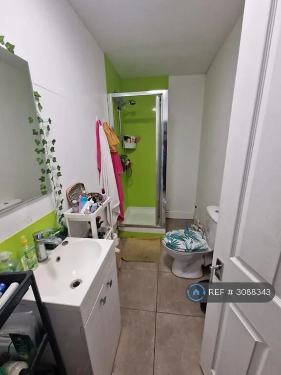 6 bedroom terraced house for rent