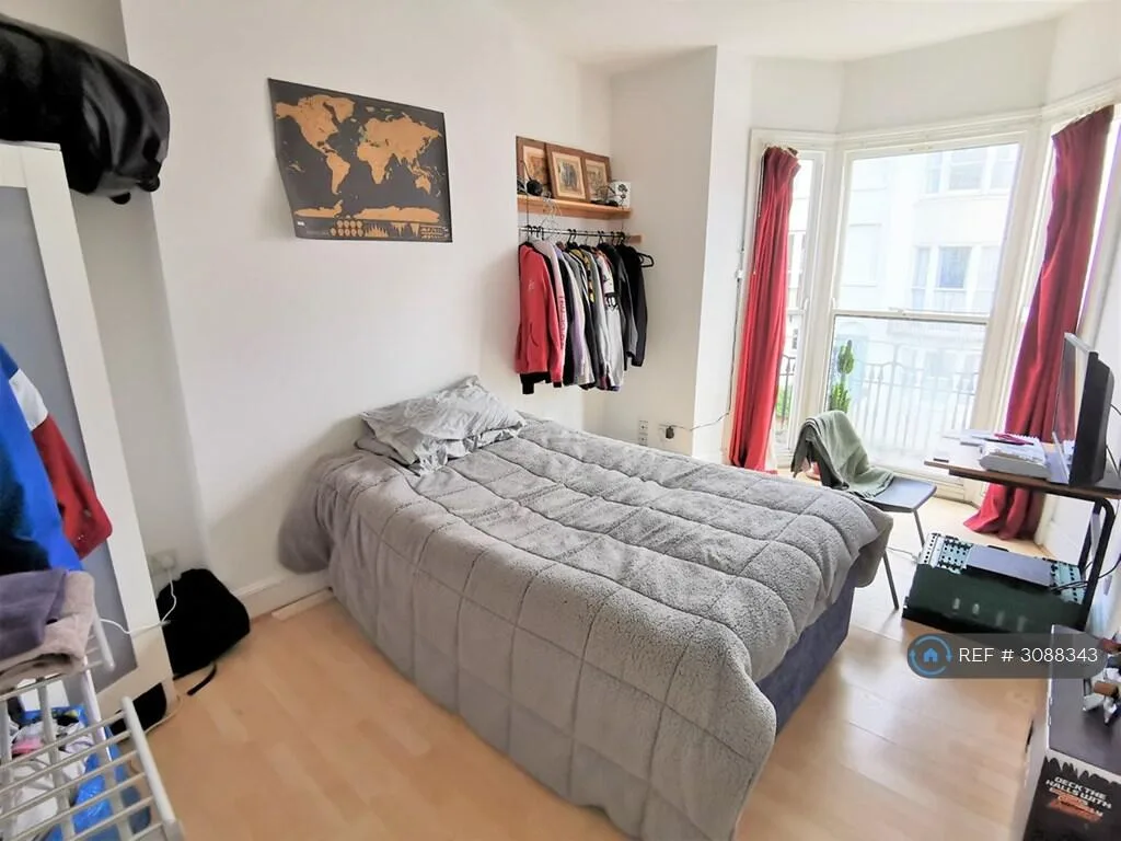 6 bedroom terraced house for rent