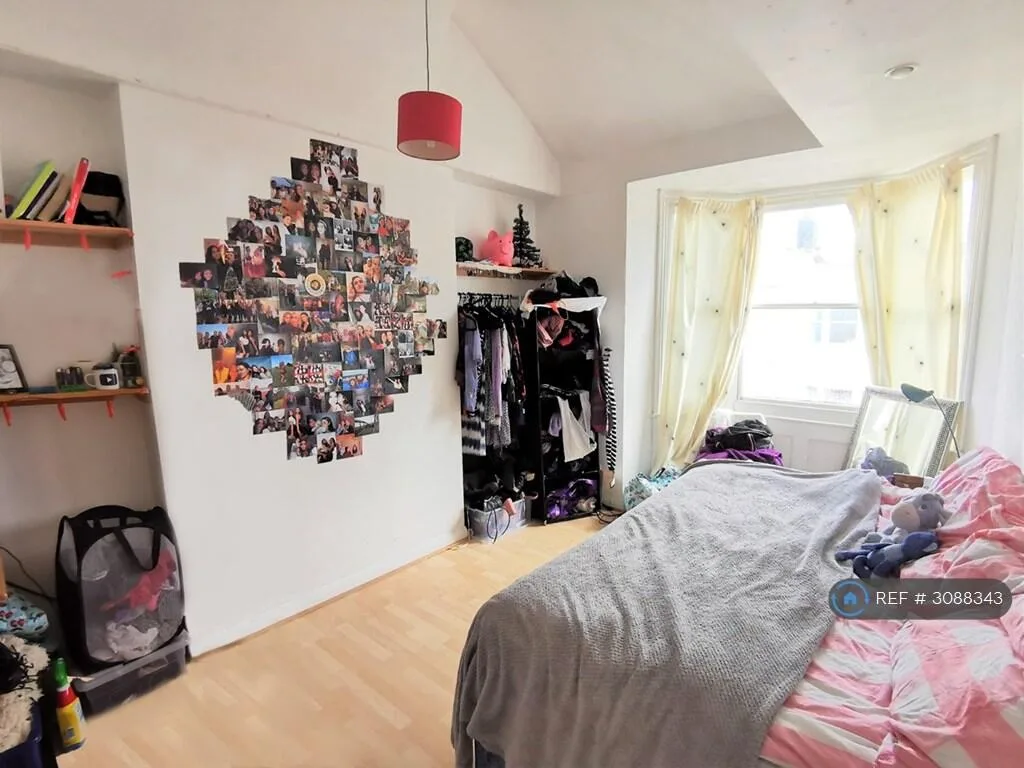 6 bedroom terraced house for rent