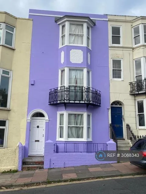 6 bedroom terraced house for rent