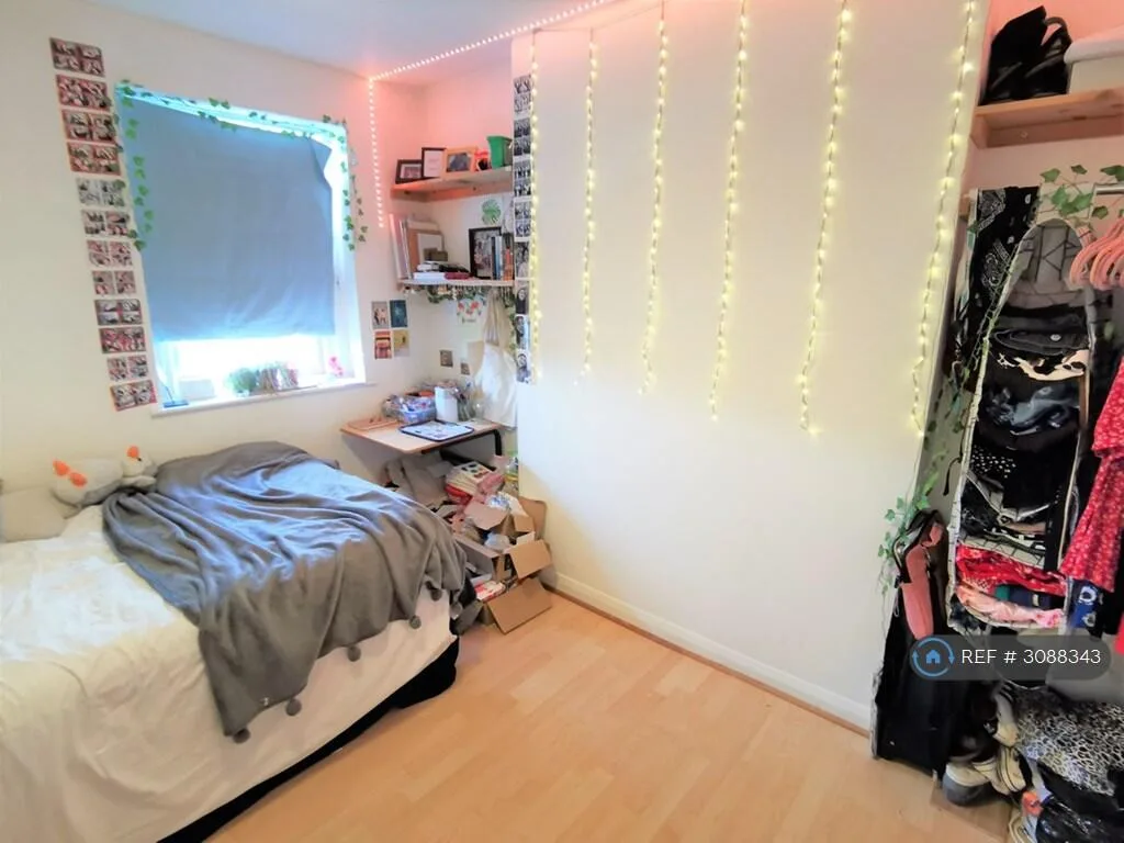 6 bedroom terraced house for rent