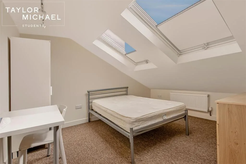 6 bedroom terraced house for rent