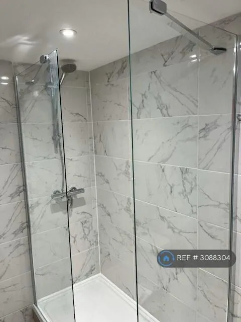 7 bedroom end of terrace house for rent