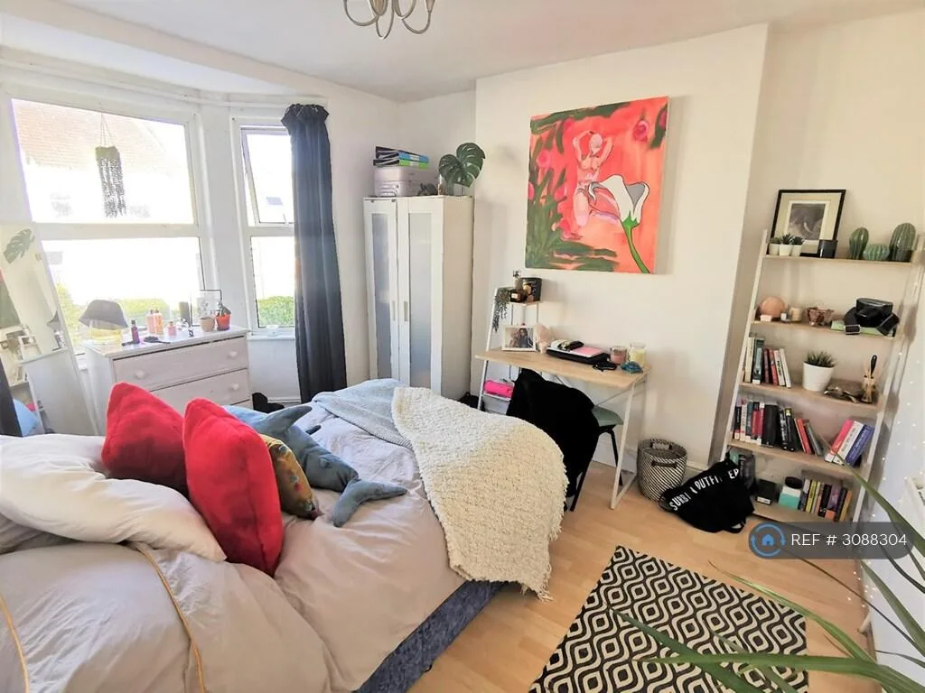7 bedroom end of terrace house for rent