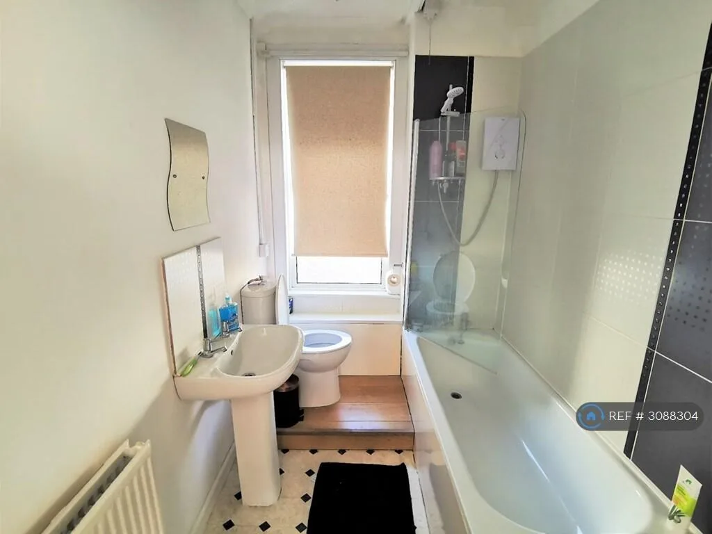 7 bedroom end of terrace house for rent