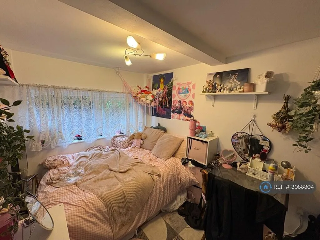 7 bedroom end of terrace house for rent
