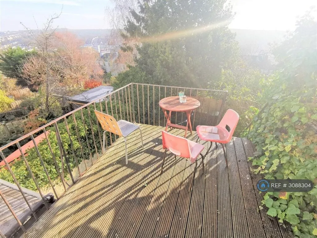 7 bedroom end of terrace house for rent