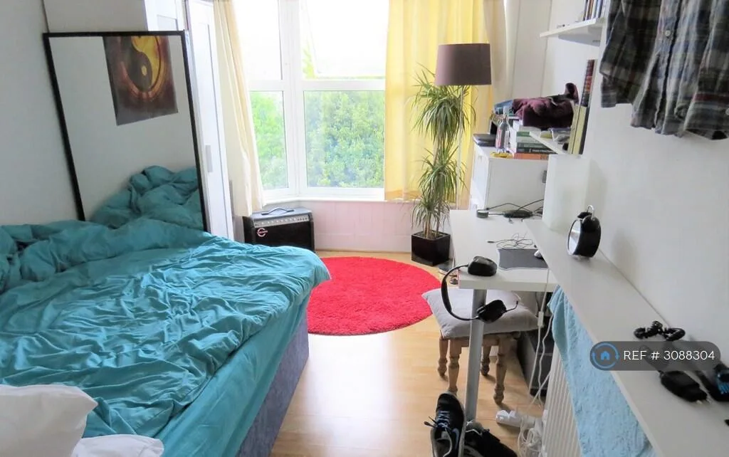 7 bedroom end of terrace house for rent