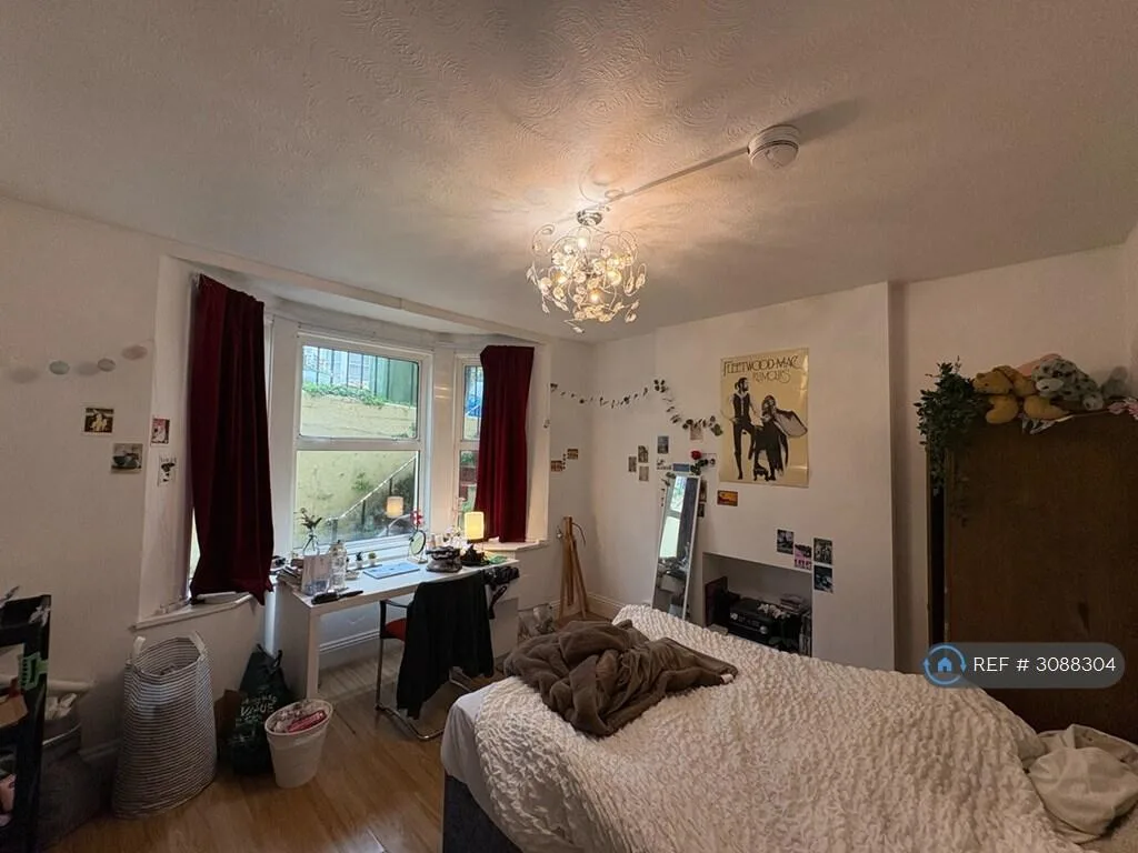 7 bedroom end of terrace house for rent