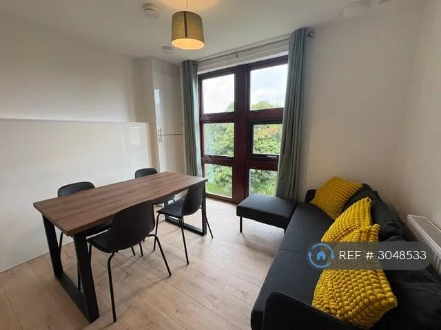 4 bedroom flat for rent