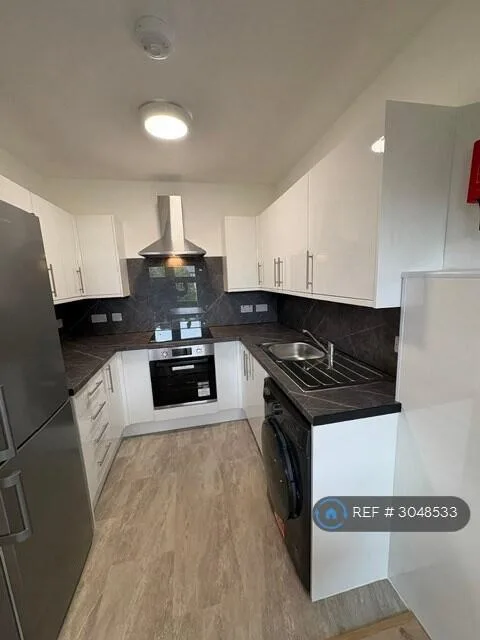 4 bedroom flat for rent