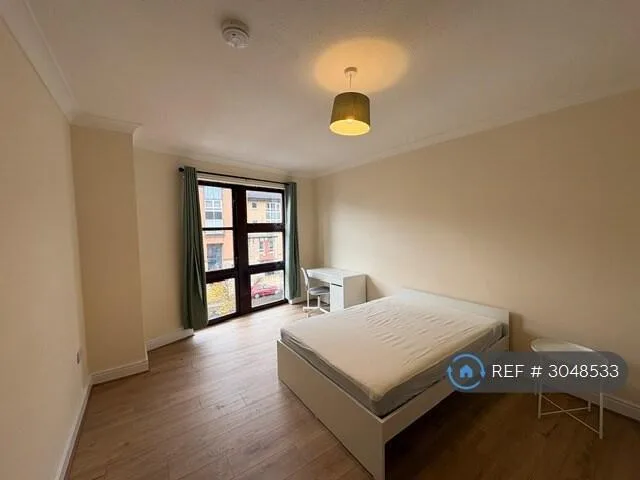 4 bedroom flat for rent