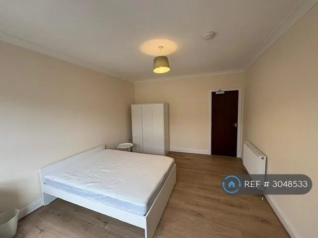4 bedroom flat for rent