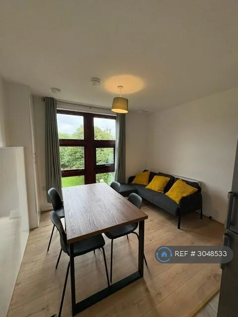 4 bedroom flat for rent