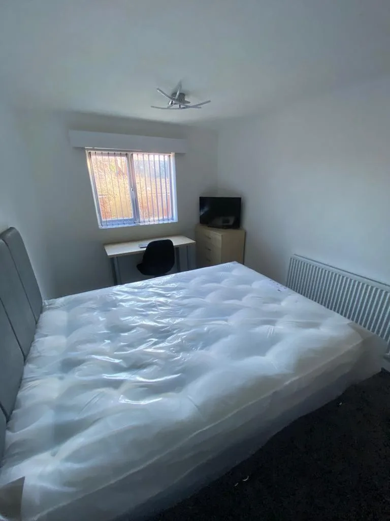 5 bedroom house for rent