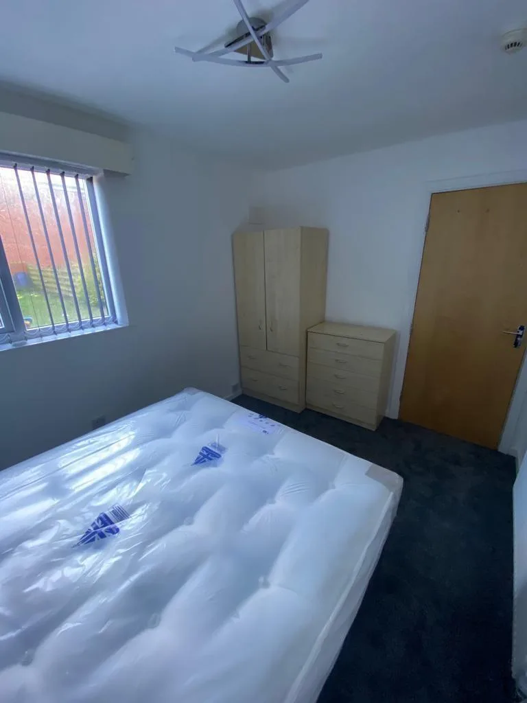 5 bedroom house for rent
