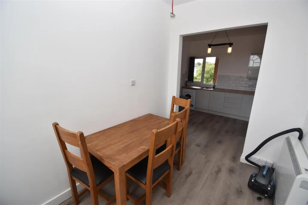 4 bedroom flat for rent