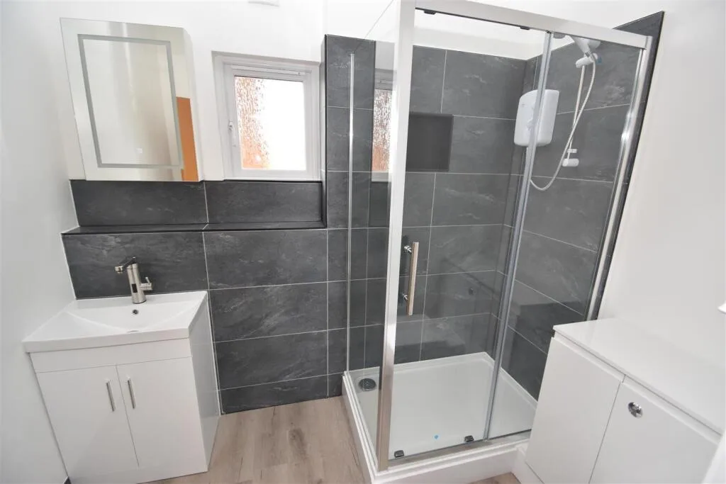 4 bedroom flat for rent