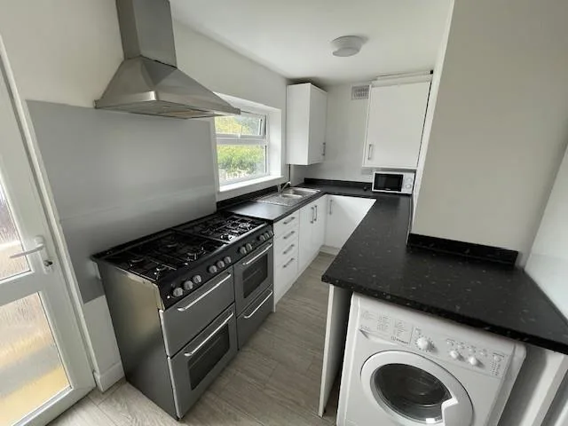 8 bedroom house for rent
