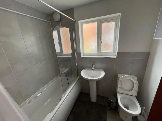 8 bedroom house for rent