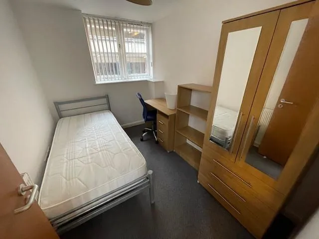 5 bedroom apartment for rent