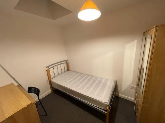 5 bedroom apartment for rent