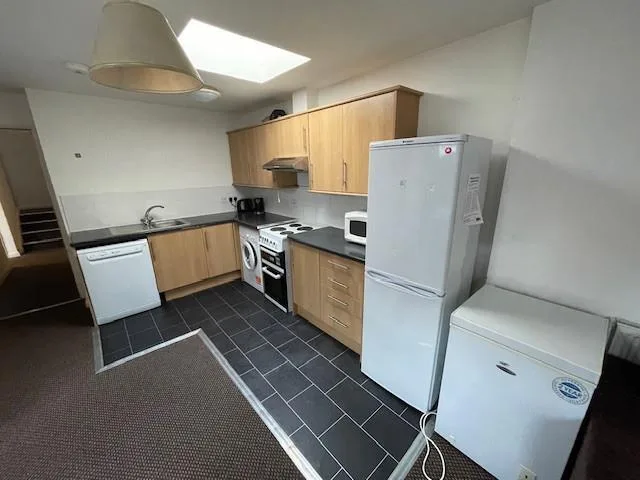 5 bedroom apartment for rent