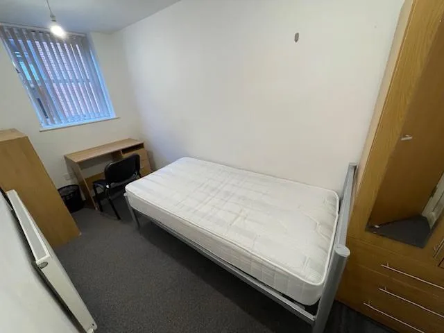 5 bedroom apartment for rent