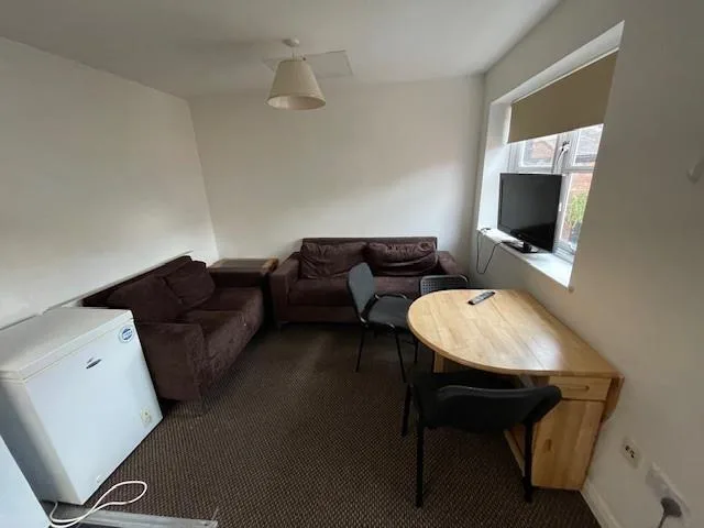 5 bedroom apartment for rent
