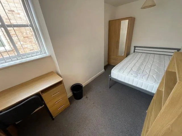 5 bedroom apartment for rent