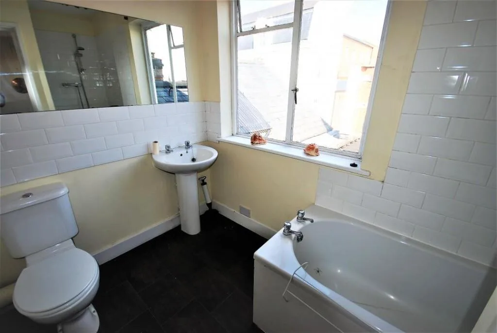 6 bedroom house for rent