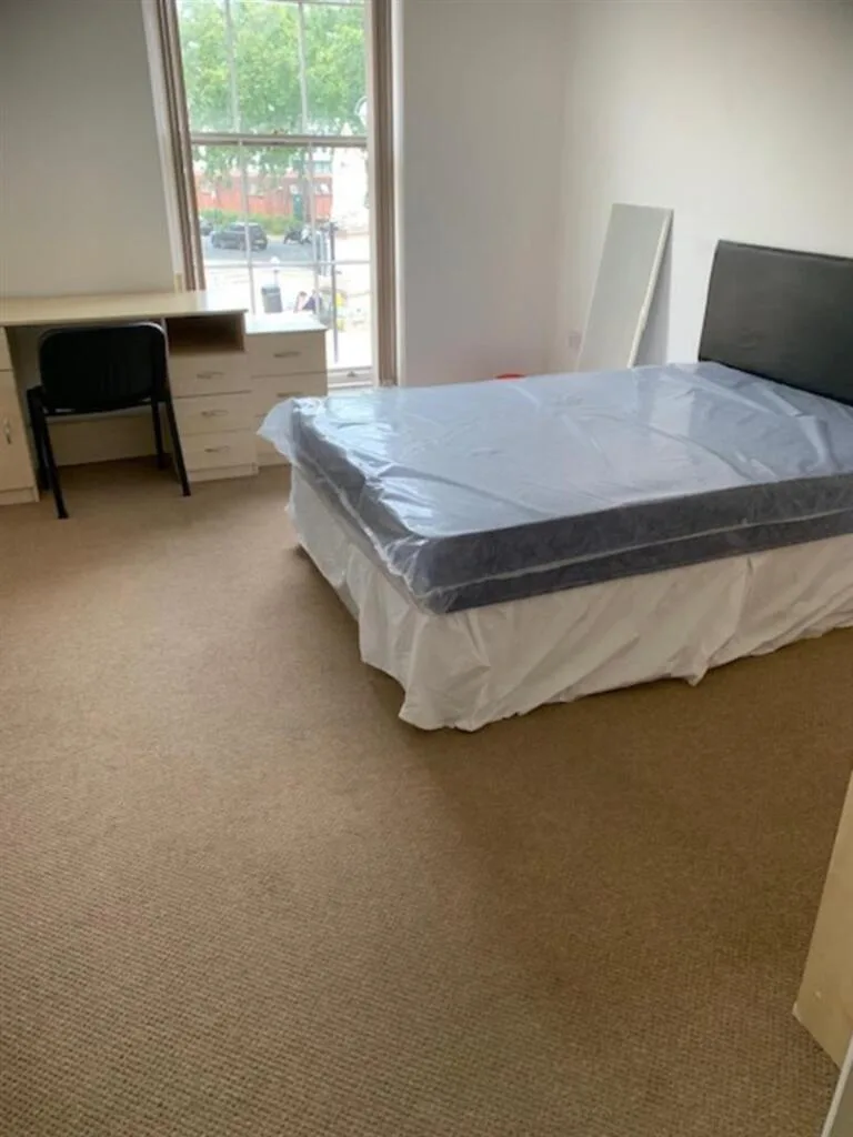 7 bedroom flat for rent