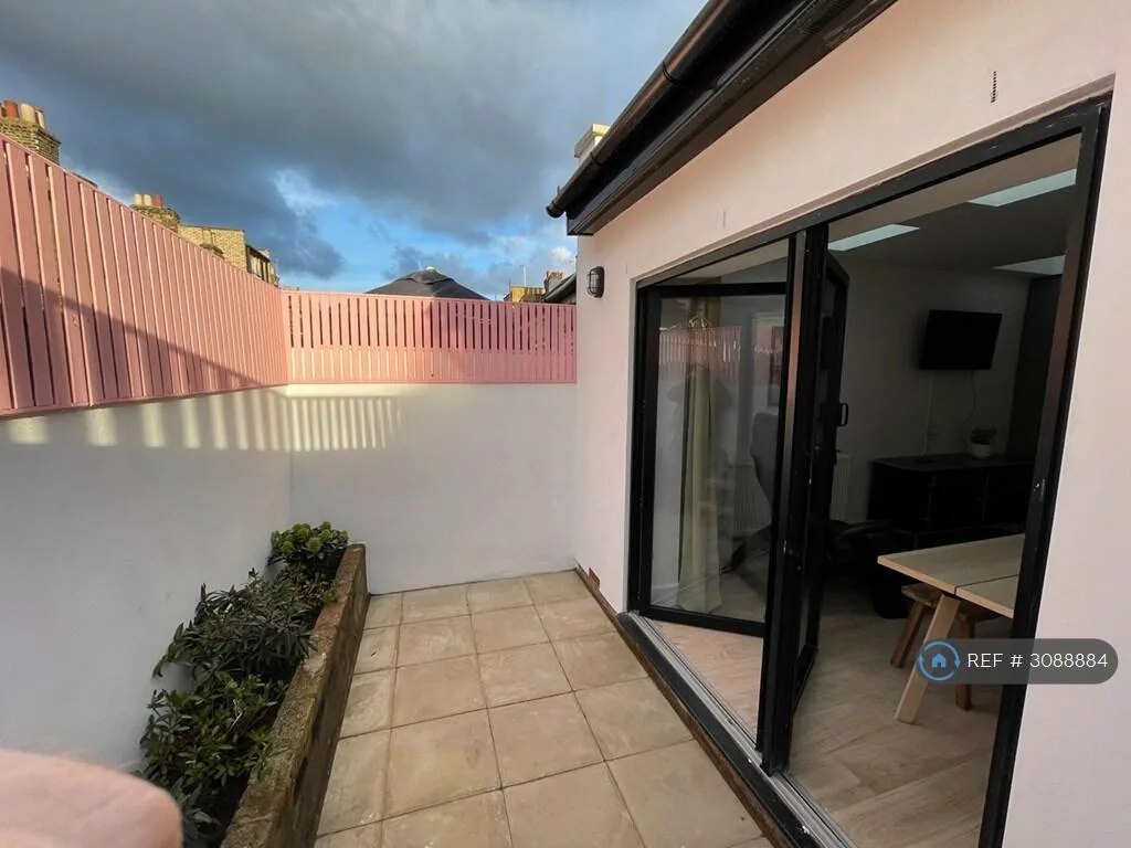 4 bedroom terraced house for rent