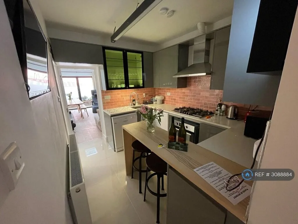 4 bedroom terraced house for rent