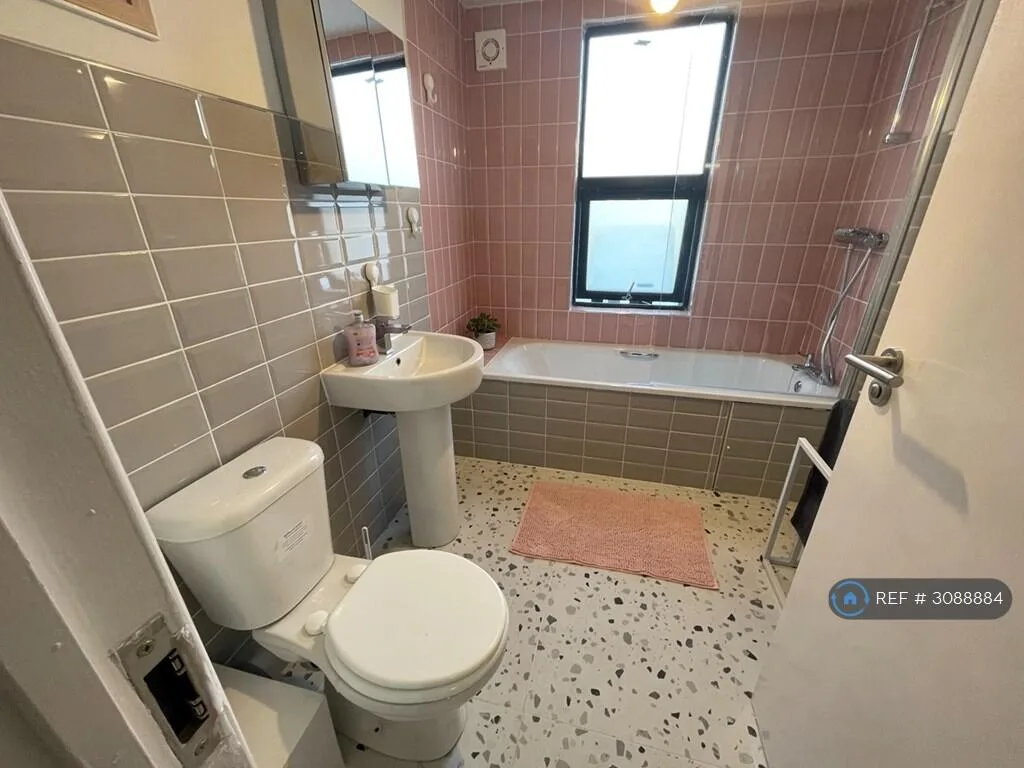 4 bedroom terraced house for rent