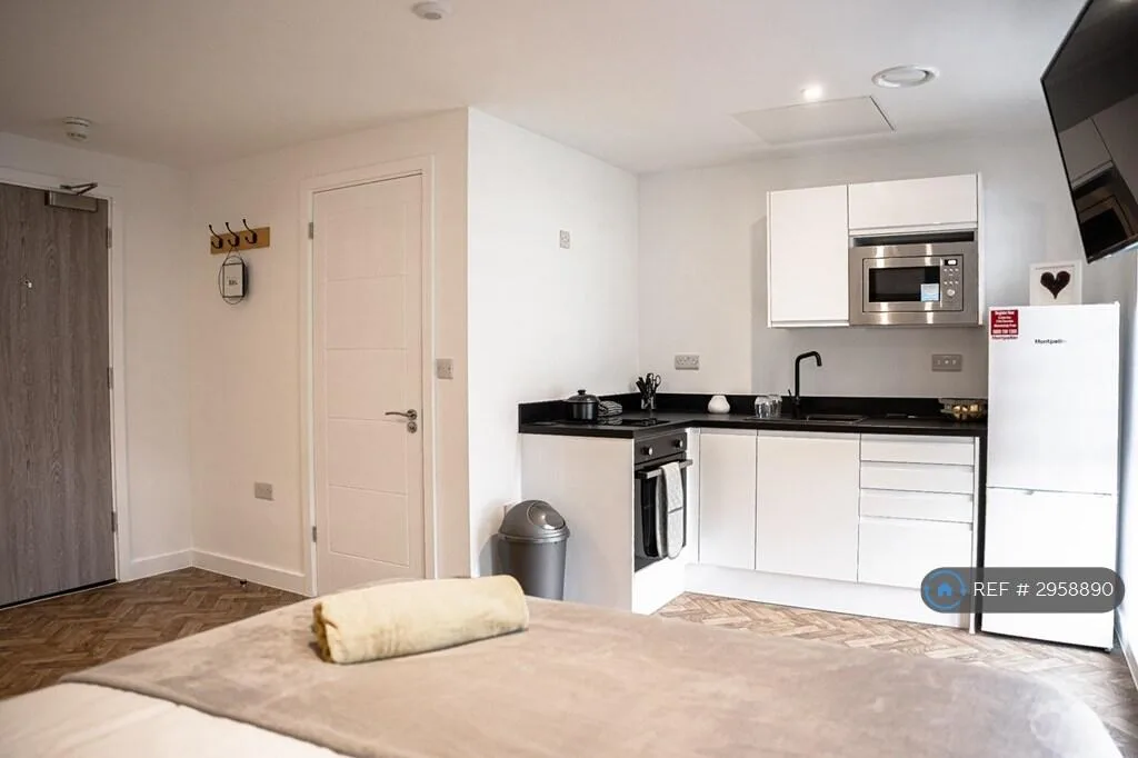Studio flat for rent
