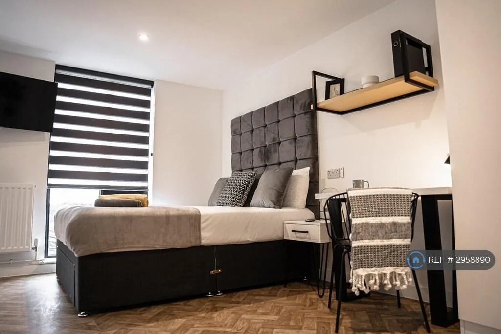 Studio flat for rent