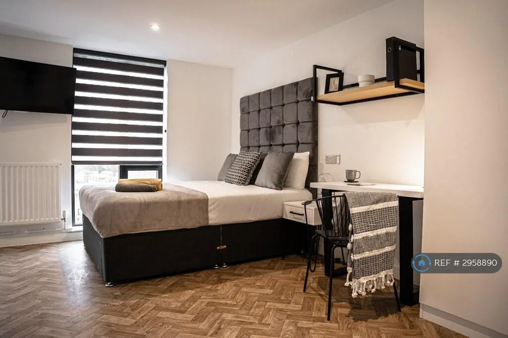 Studio flat for rent