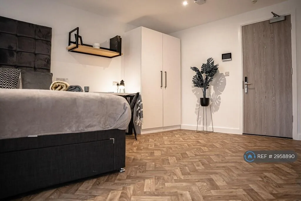 Studio flat for rent