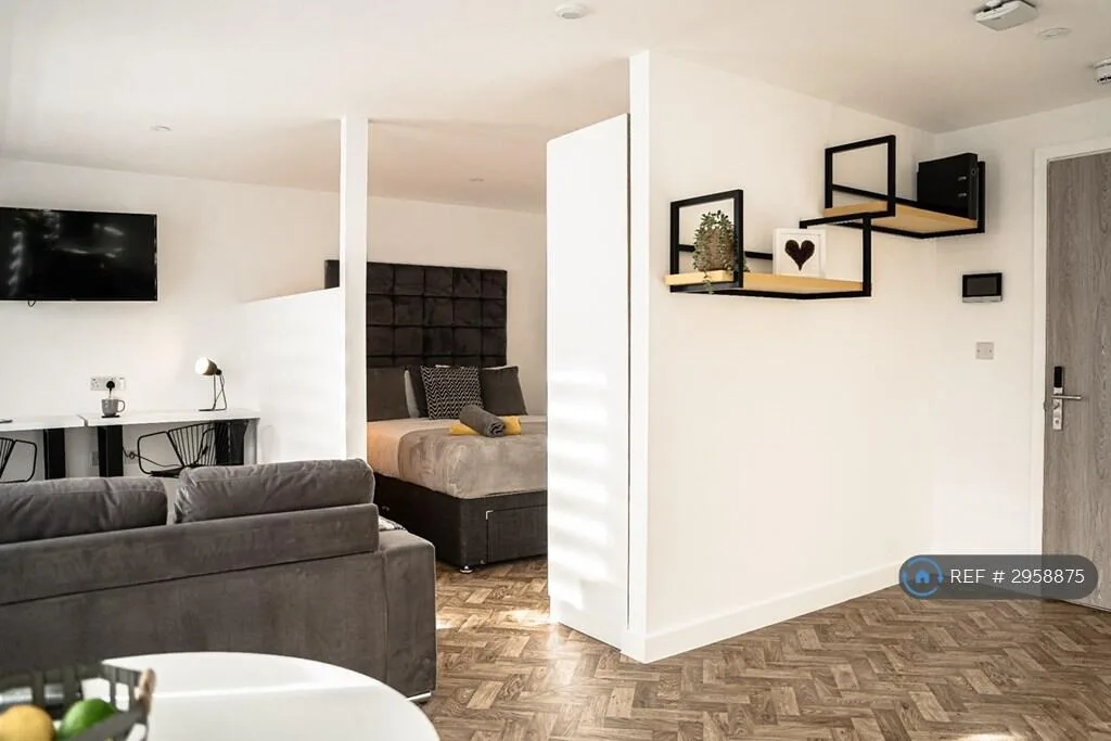 Studio flat for rent