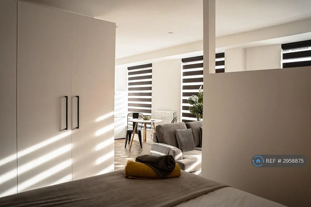 Studio flat for rent