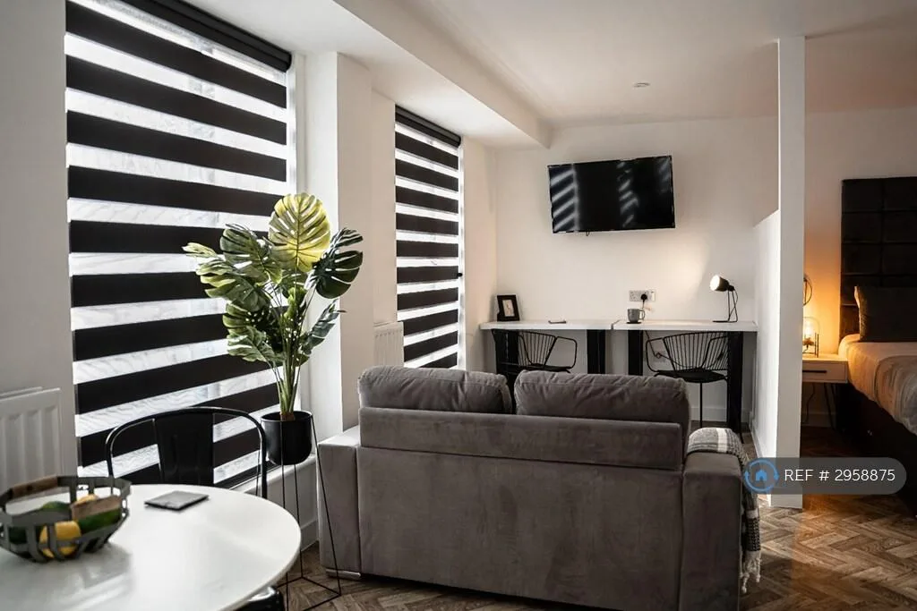 Studio flat for rent