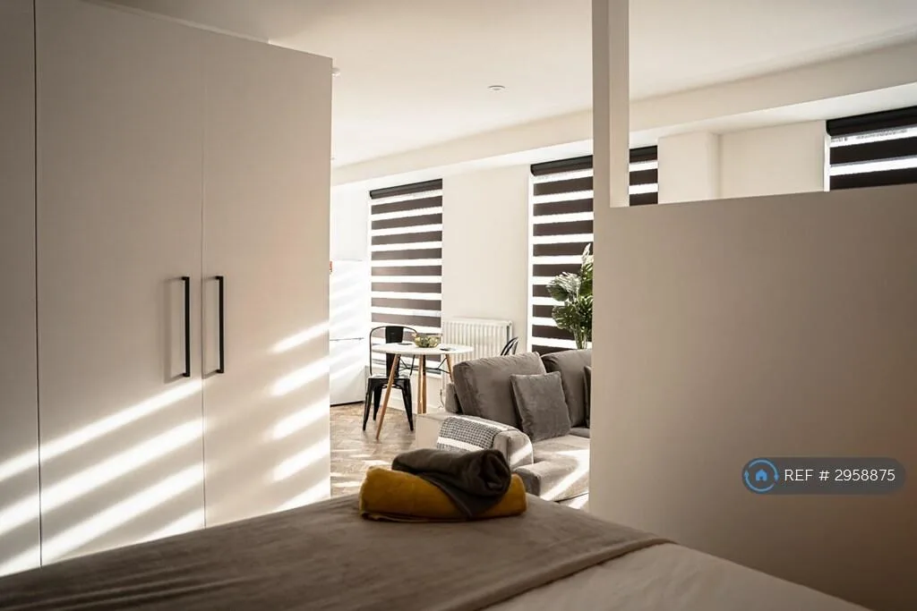 Studio flat for rent