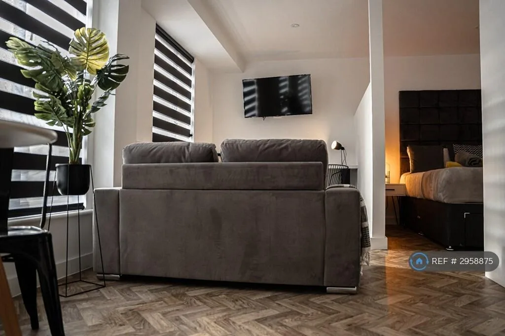Studio flat for rent