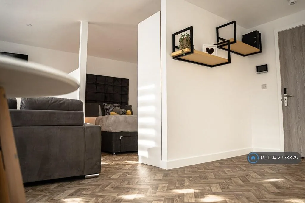 Studio flat for rent
