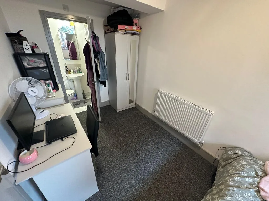 4 bedroom flat for rent