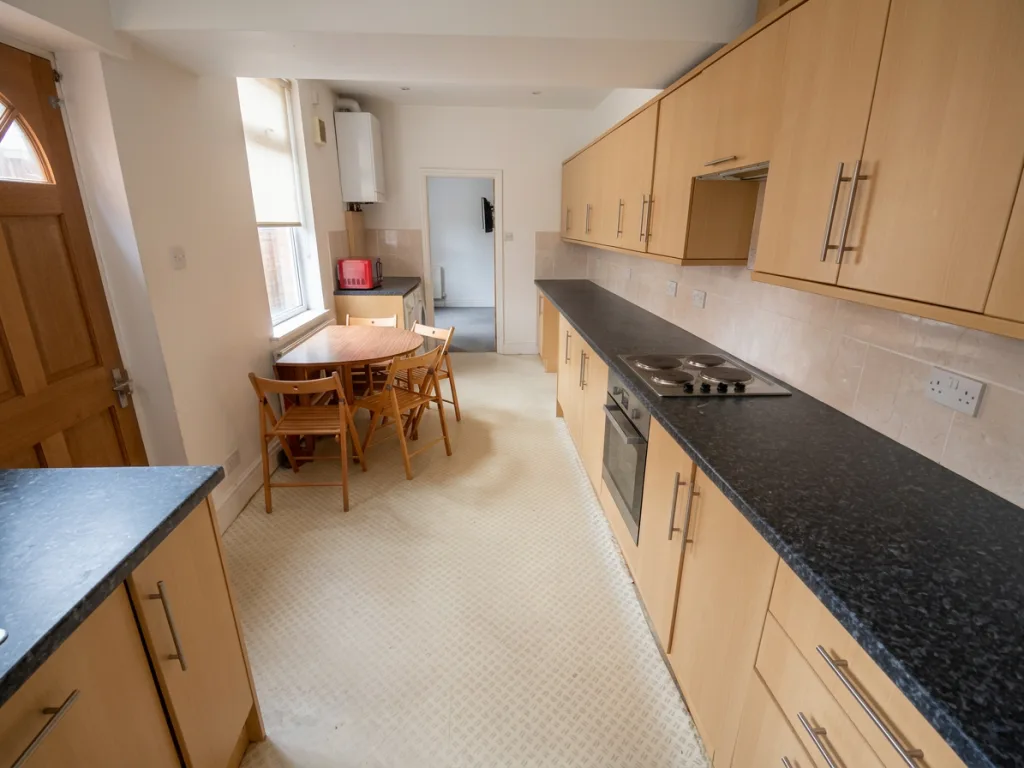 6 bedroom house for rent