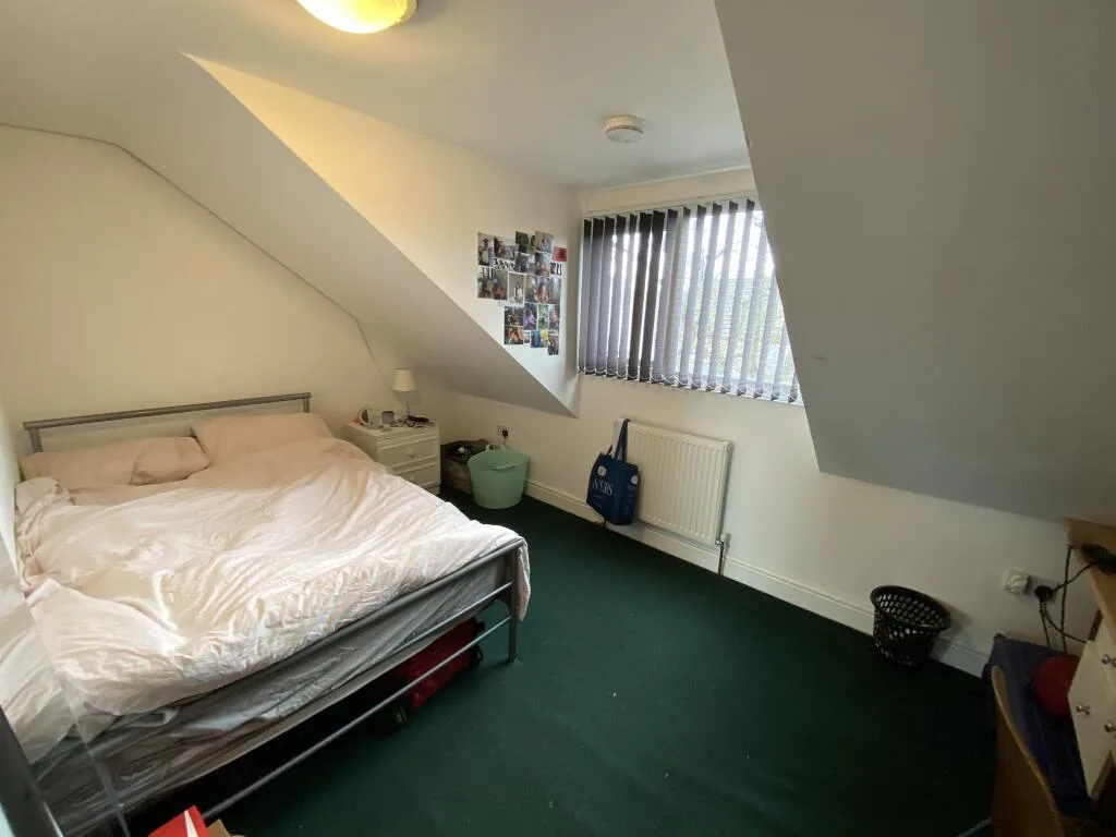 6 bedroom house for rent